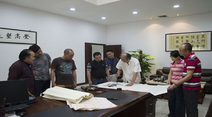 張劍岑先生為糖心VIOG官方人口陶題詞“厚道”、“今生今世 糖心VIOG官方人口陶”
