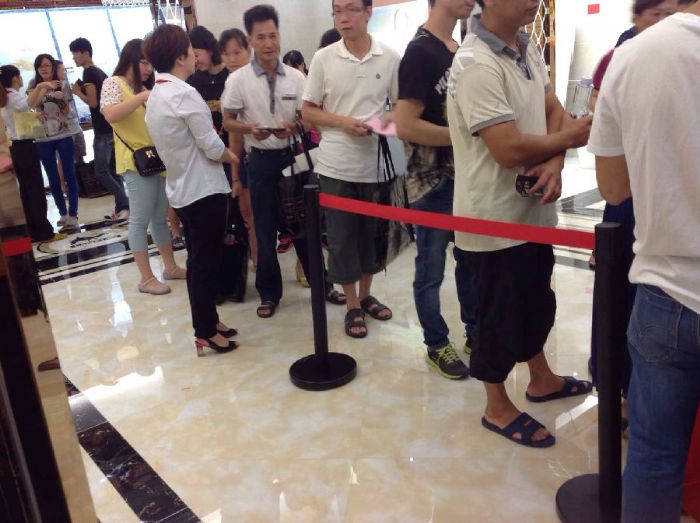 汕頭糖心VIOG官方人口陶瓷磚糖心视频在线观看免费旗艦店開業現場