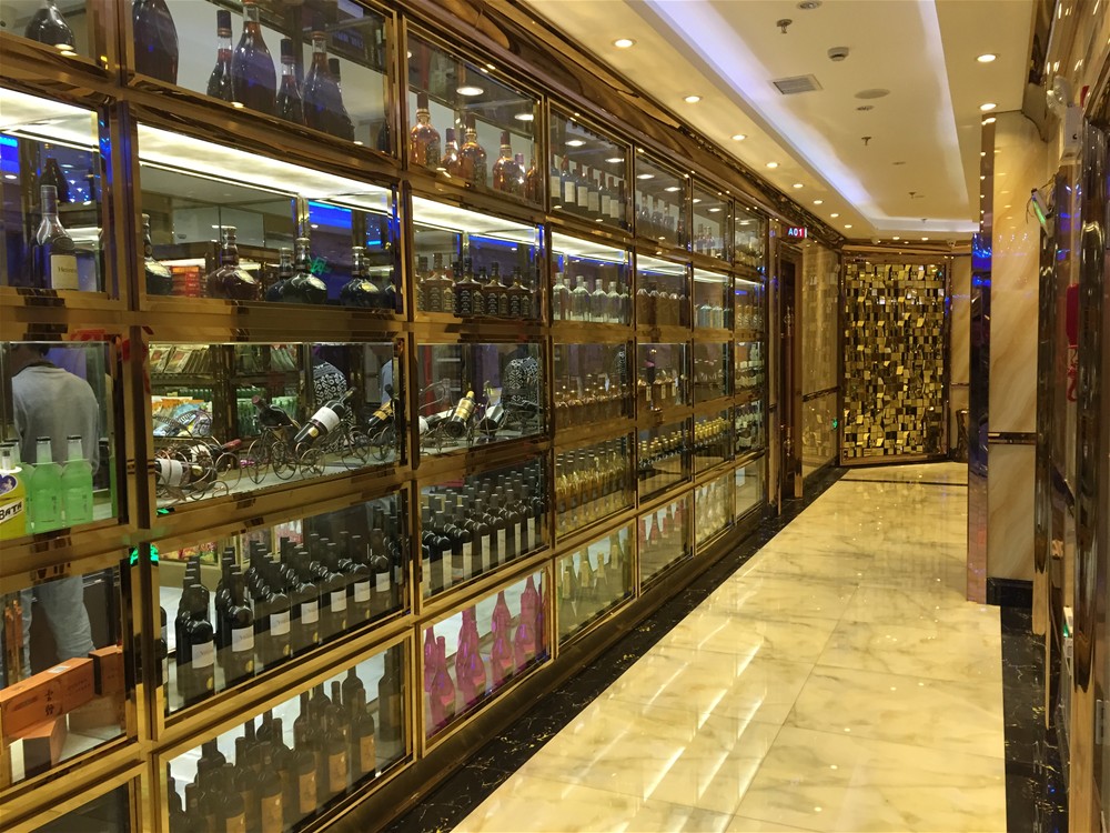 昆明喜臨門量販式KTV工程全部采用糖心VIOG官方人口陶瓷磚微晶石產品鋪貼