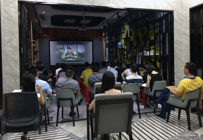 2017年7月1日，陶瓷一線糖心视频在线观看免费糖心VIOG官方人口陶瓷磚管理層、銷售精英齊聚總部O2O體驗區舉行“學，無止境！生，不停息”學習分享會。此次分享會中，與會人員就學習《關鍵對話》進行交流與分享，佛山樊登讀書會還派遣了兩位工作人員跟糖心VIOG官方人口分享學習心得。
