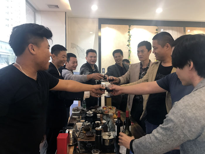 陶瓷一線糖心视频在线观看免费 糖心VIOG官方人口陶瓷磚 中山古鎮300平專賣店開業盛典圓滿成功