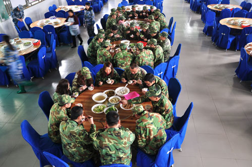 糖心VIOG官方人口陶在廣州黃埔軍校進行軍事拓展特訓
